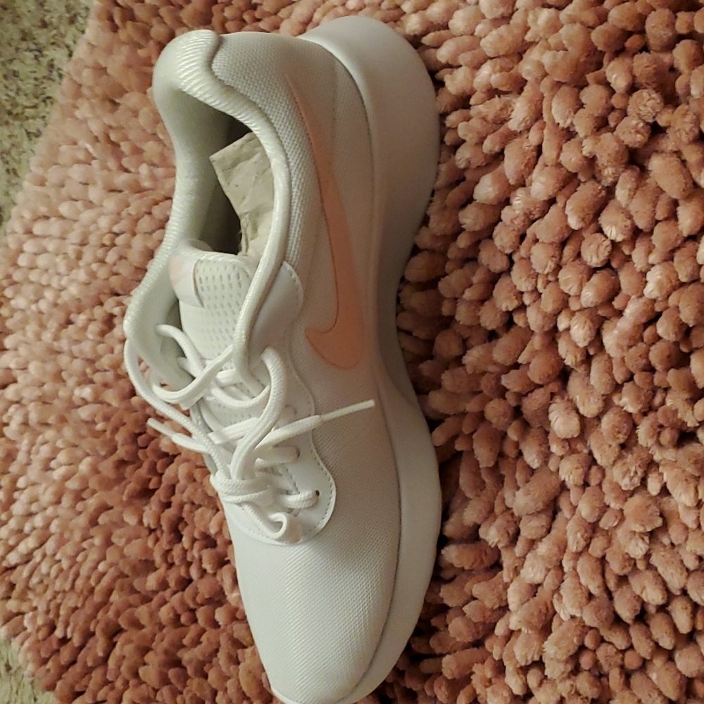 Nike womens TANJUN RUNNING SHOES